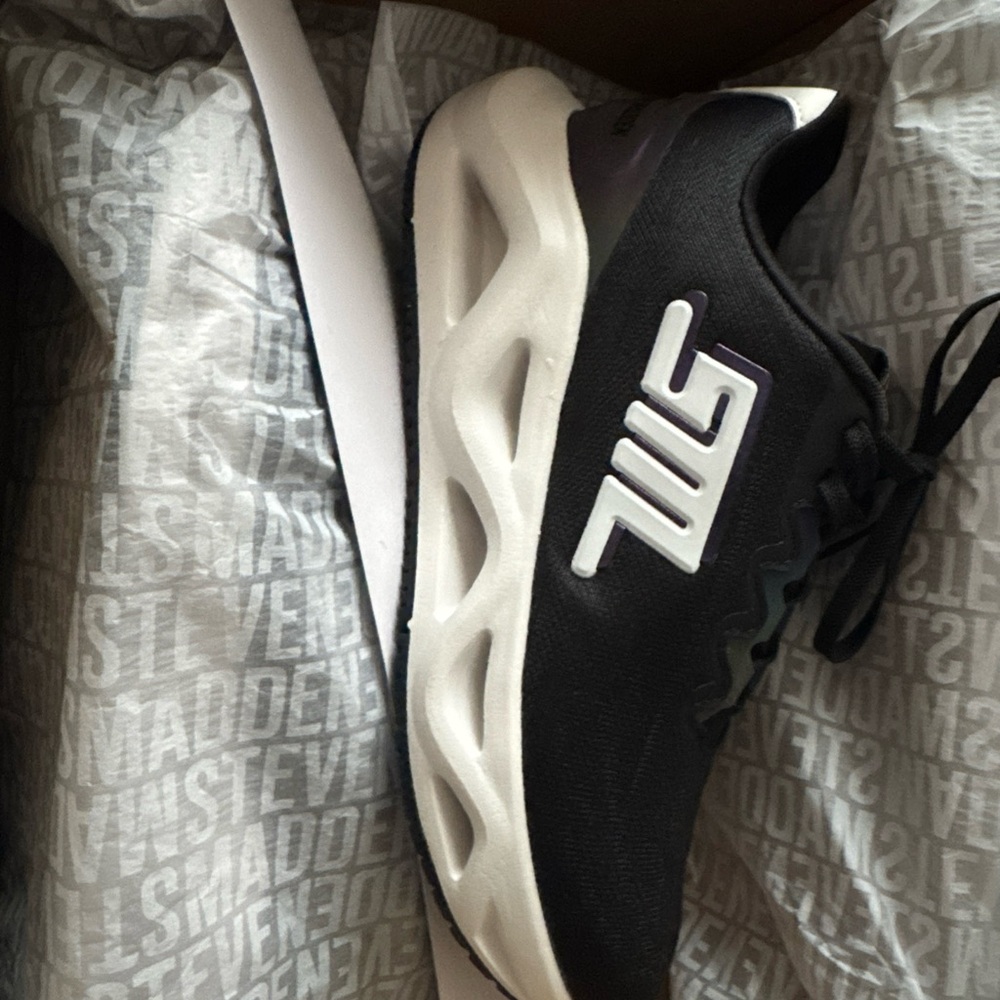 Steve Madden Black and White Men's Sneakers - Picture 2 of 2